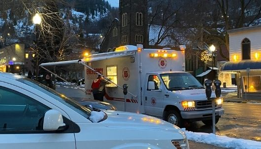 EDS vehicle providing hot meals